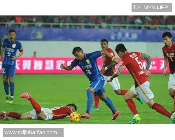 南京足球队与杭州足球队的速度较量赛后分析与复盘