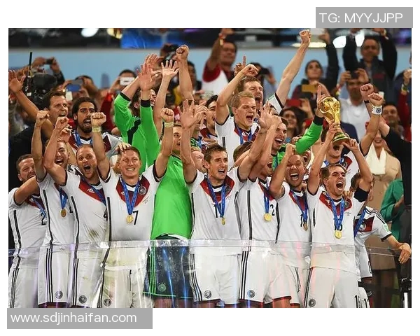 博班足球明星的传奇生涯与对足球的深远影响探讨