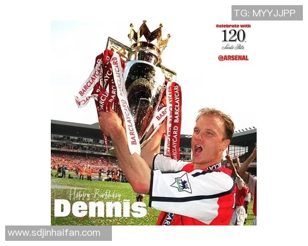 展示足球明星的魅力与风采让更多人感受运动的激情与快乐 展示足球明星的魅力与风采让更多人感受运动的激情与快乐